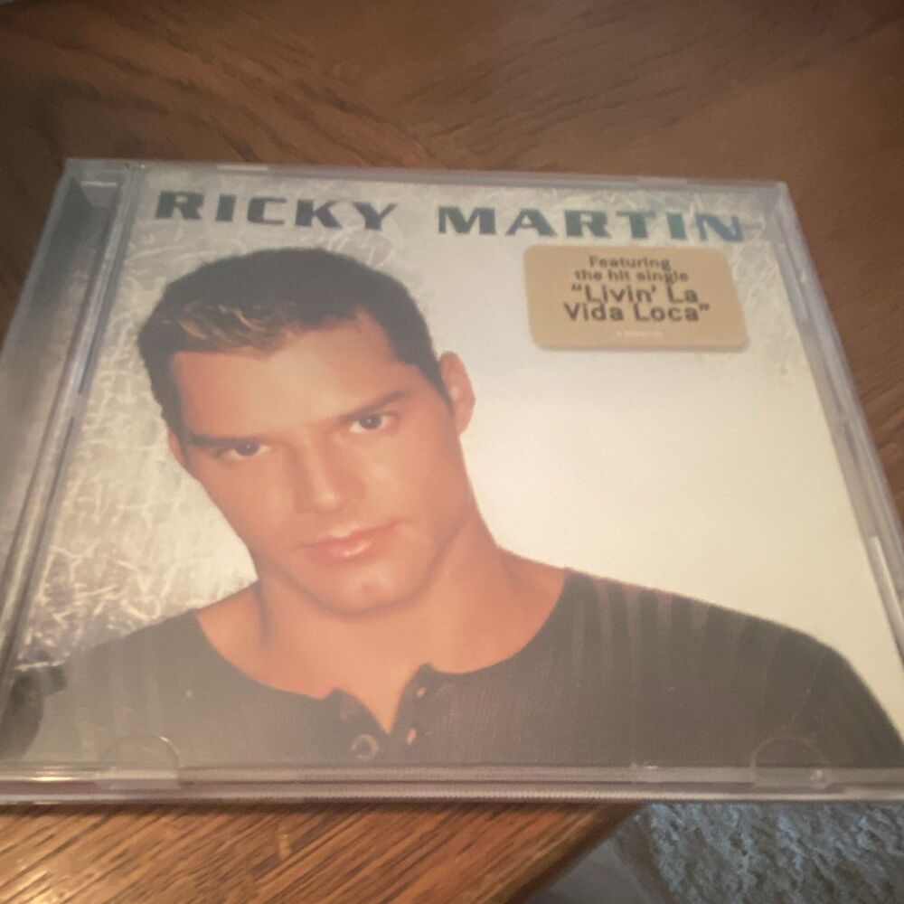 Ricky Martin Self-Titled 1999 CD- Featuring Livin' La Vida Loca